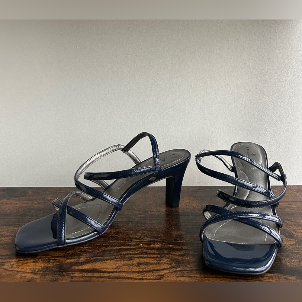 Bandolino Navy Patent Strappy Heels Low Heel Sandals Size 9